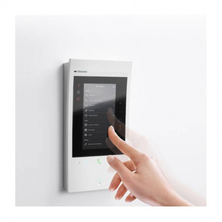 Kit portier vidéo Classe 300EOS Bticino - With Netatmo + Platine Linea 3000 noire