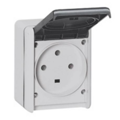 LEGRAND 055802 Spina 2P + TT 32A 380V