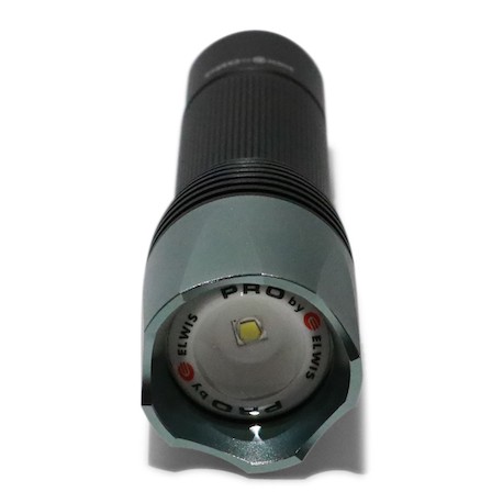 Torche LED - 10W - Distance du faisceau 260m - 610Lm - Noir