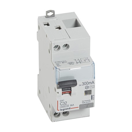Disjoncteur différentiel DXᶾ 4500 - Vis/vis - 32A - AC - 6kA - 300mA