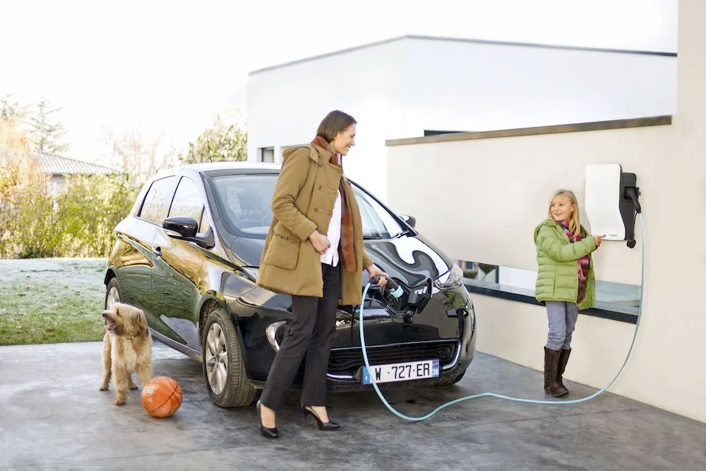EVlink, la solution de recharge pour voitures électriques, by Schneider Electric