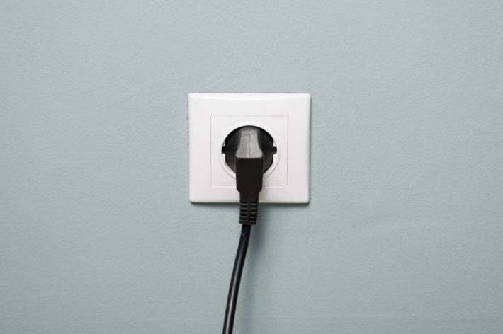 Prises et interrupteurs Schneider : Odace, Ovalis ou Unica ?