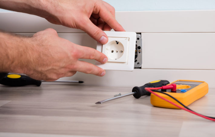 Comment installer une prise électrique ?