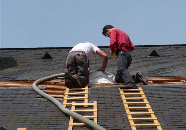 Quelles solutions pour isoler le toit par l'extérieur ? - Conseils Domomat