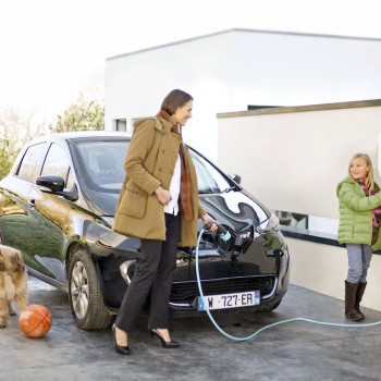 EVlink, la solution de recharge pour voitures électriques, by Schneider Electric